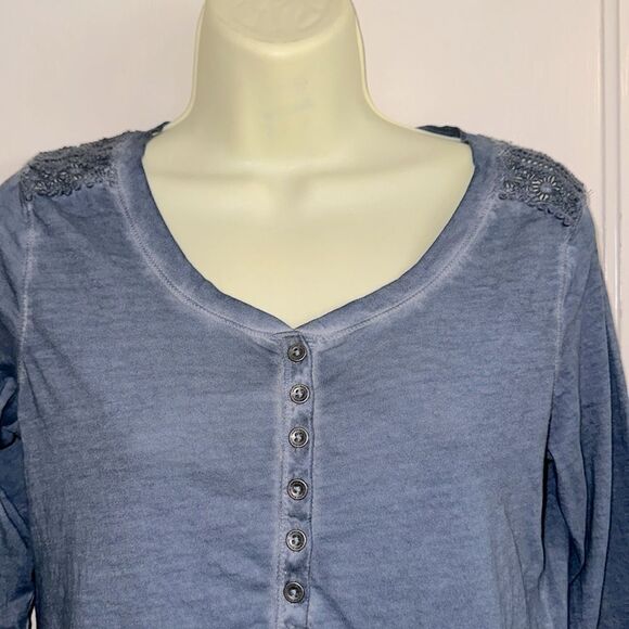 LRL Lauren Jeans Co Denim Look  Blue Thin Cotton Knit Top with 3/4 sleeves - Picture 2 of 9